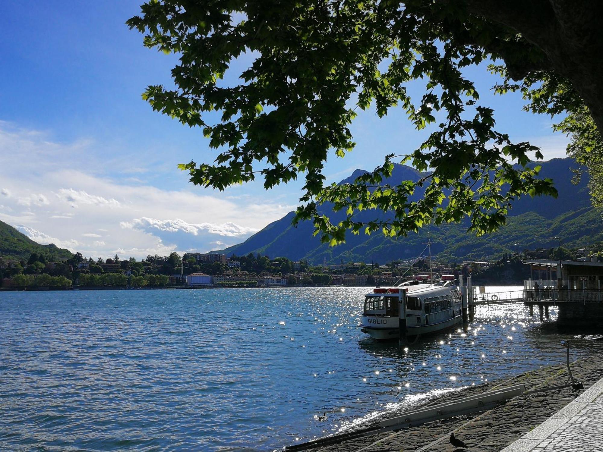 Big Romantic Lake View & Terrace Lejlighed Lecco Eksteriør billede