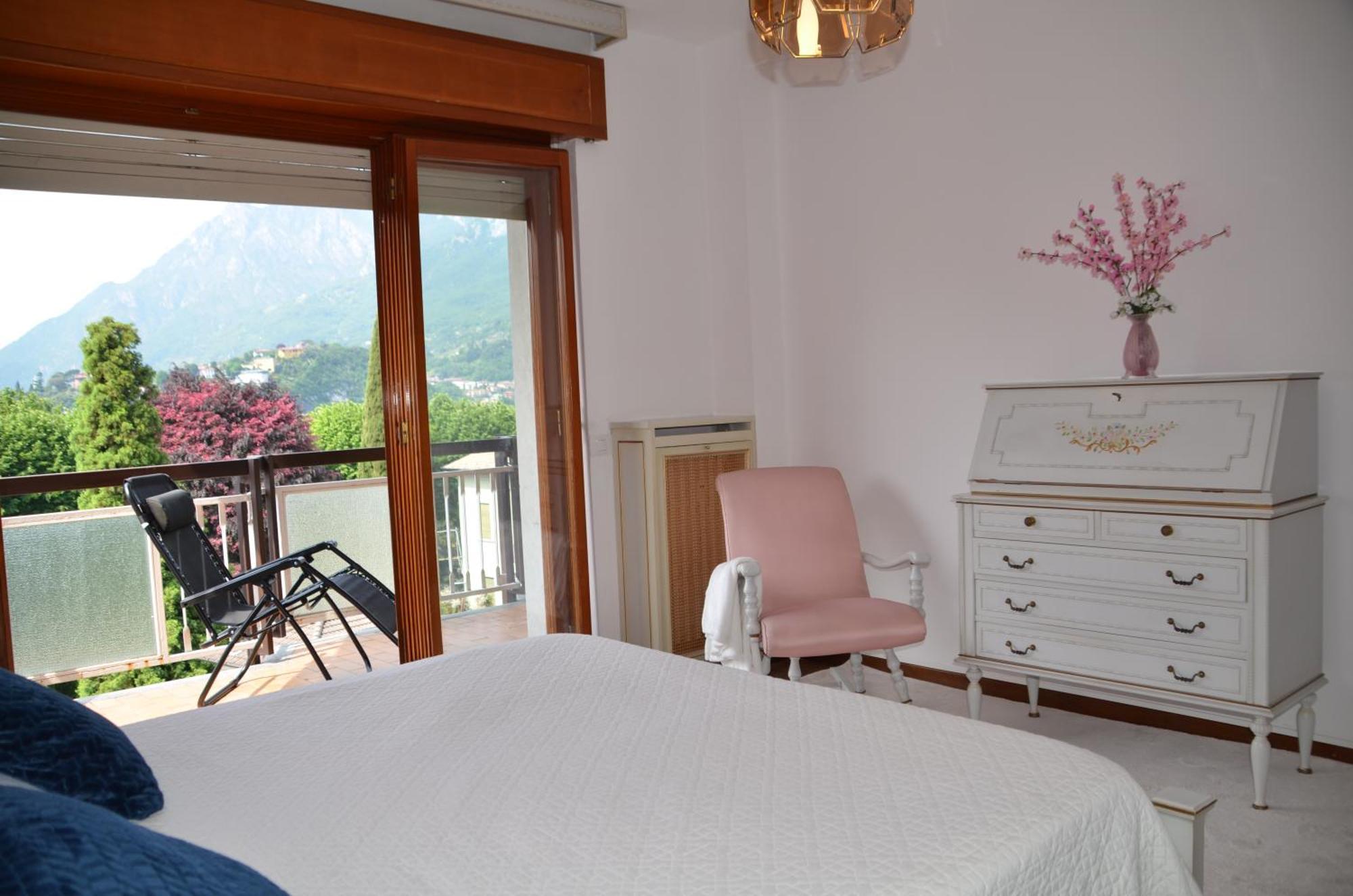 Big Romantic Lake View & Terrace Lejlighed Lecco Eksteriør billede