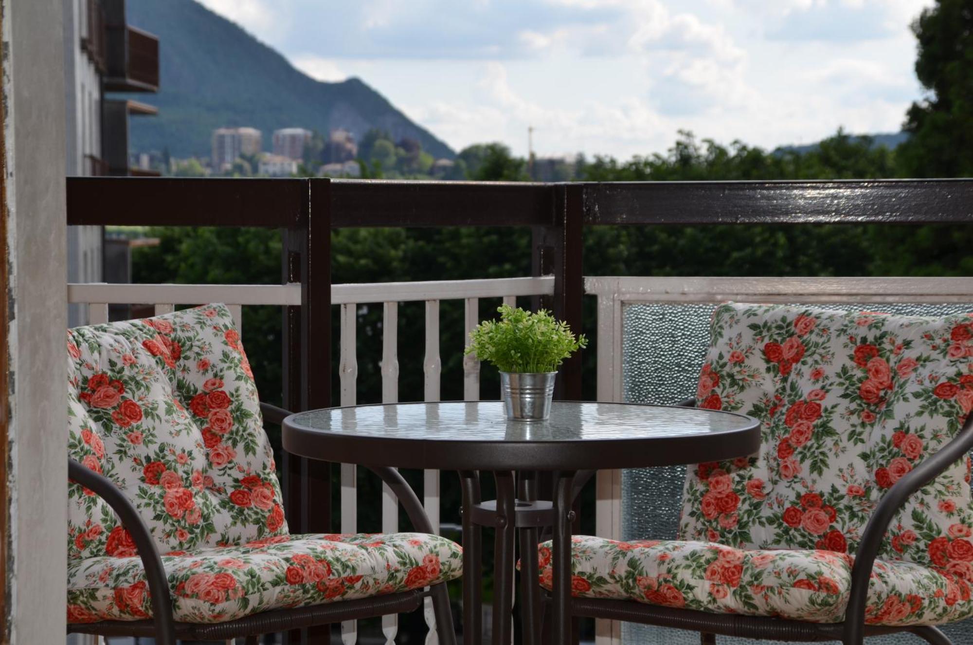 Big Romantic Lake View & Terrace Lejlighed Lecco Eksteriør billede
